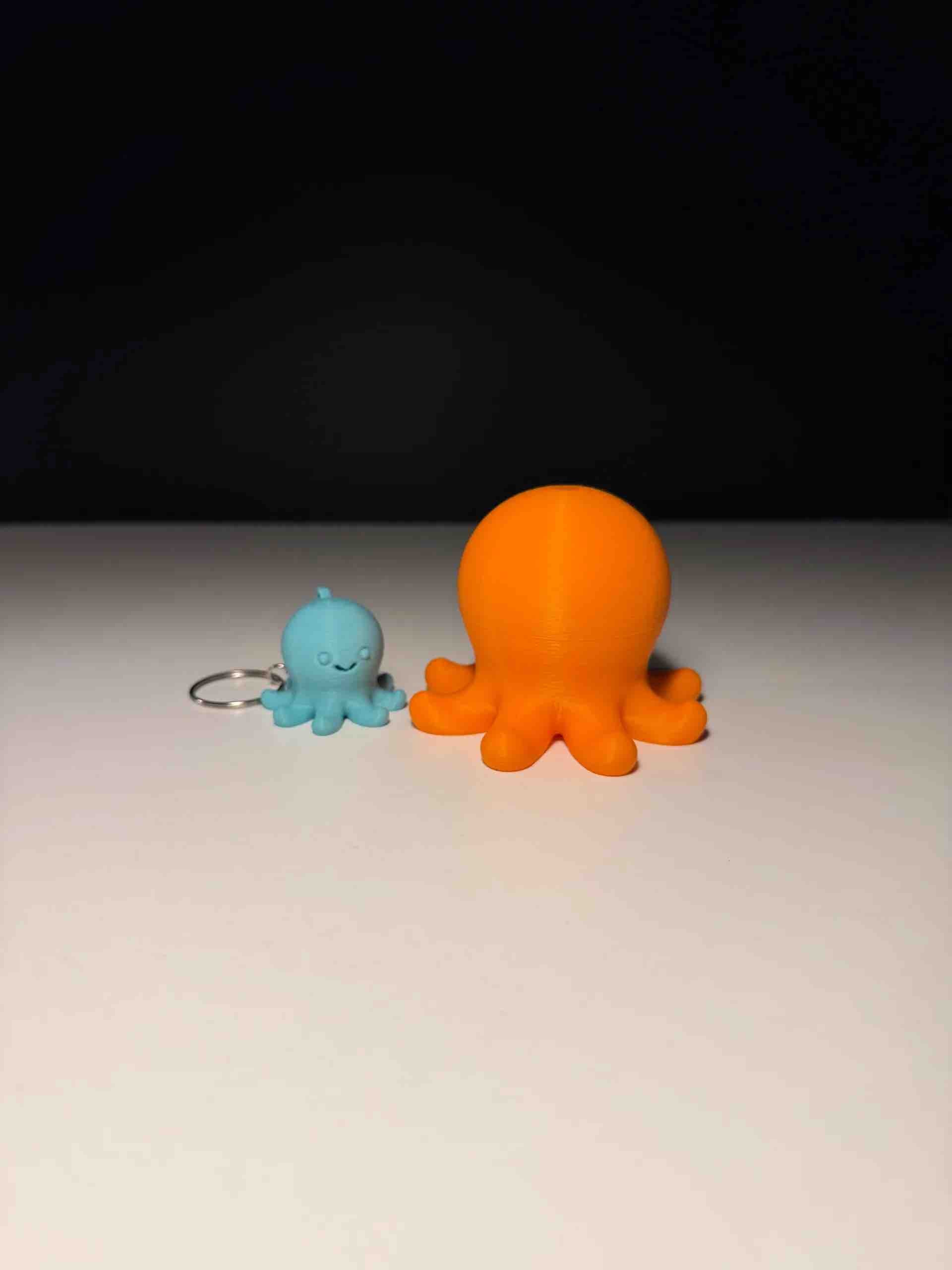 Red cute octopuss 3d print (small blue one non included)
